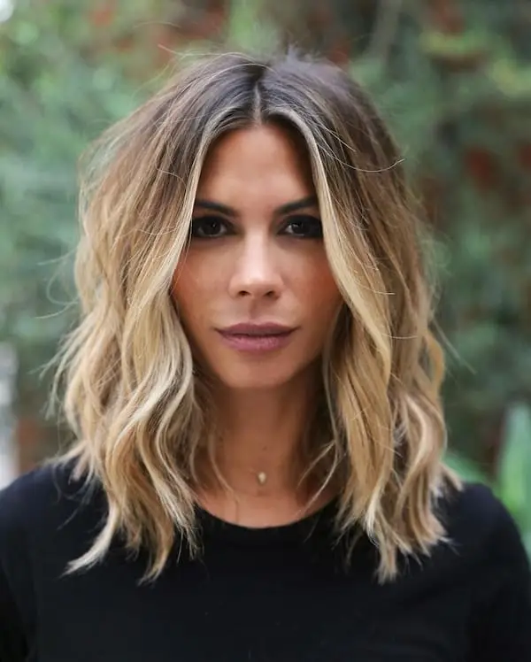 Center-Parted Lob with Darker Roots