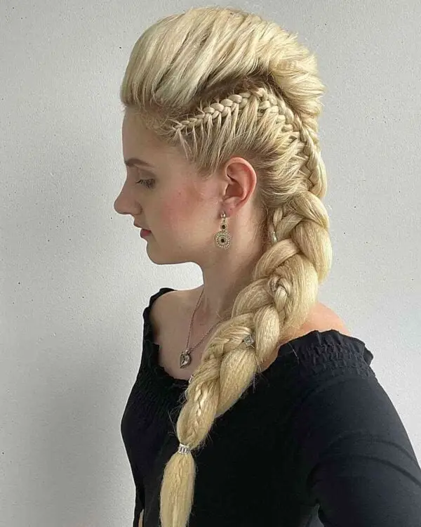 Lagertha Hairstyle with Huge and Mini Braids