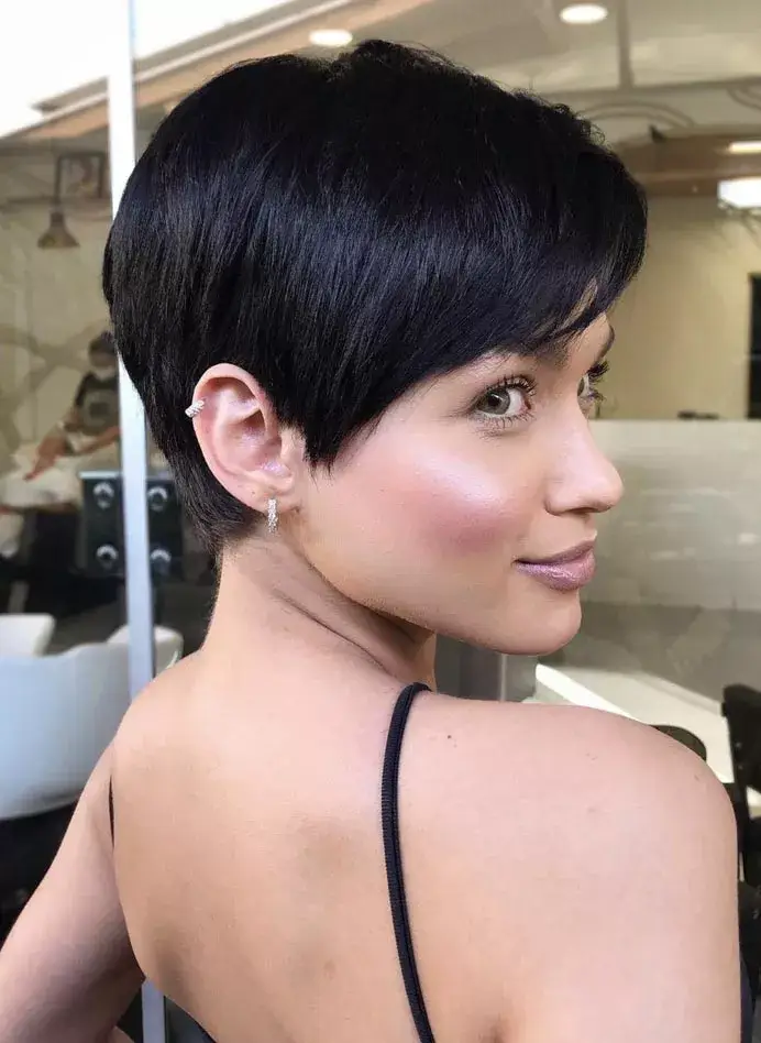 29. Sculpted Crop Cut