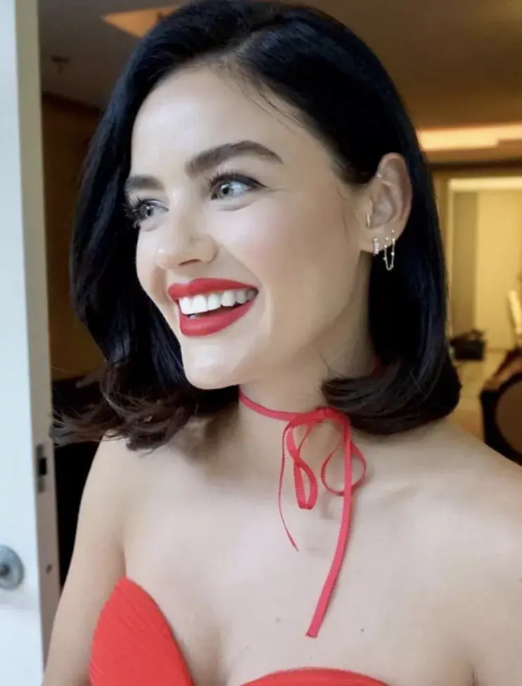 30. Soft Curved Bob