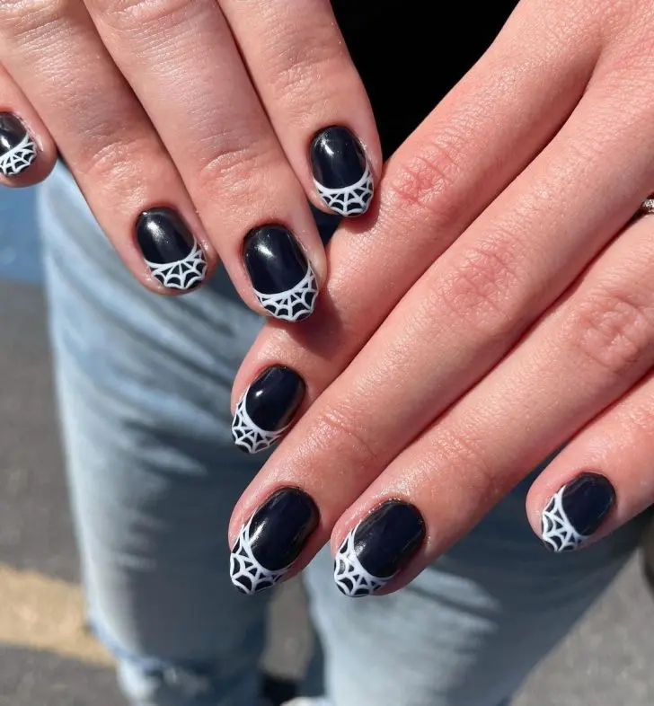 16. Spooky Spider Web Short Fall Nail Design
