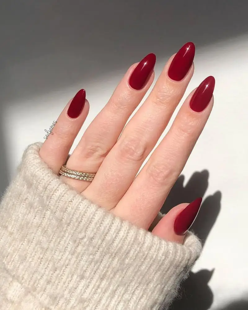 18. The classy red nail