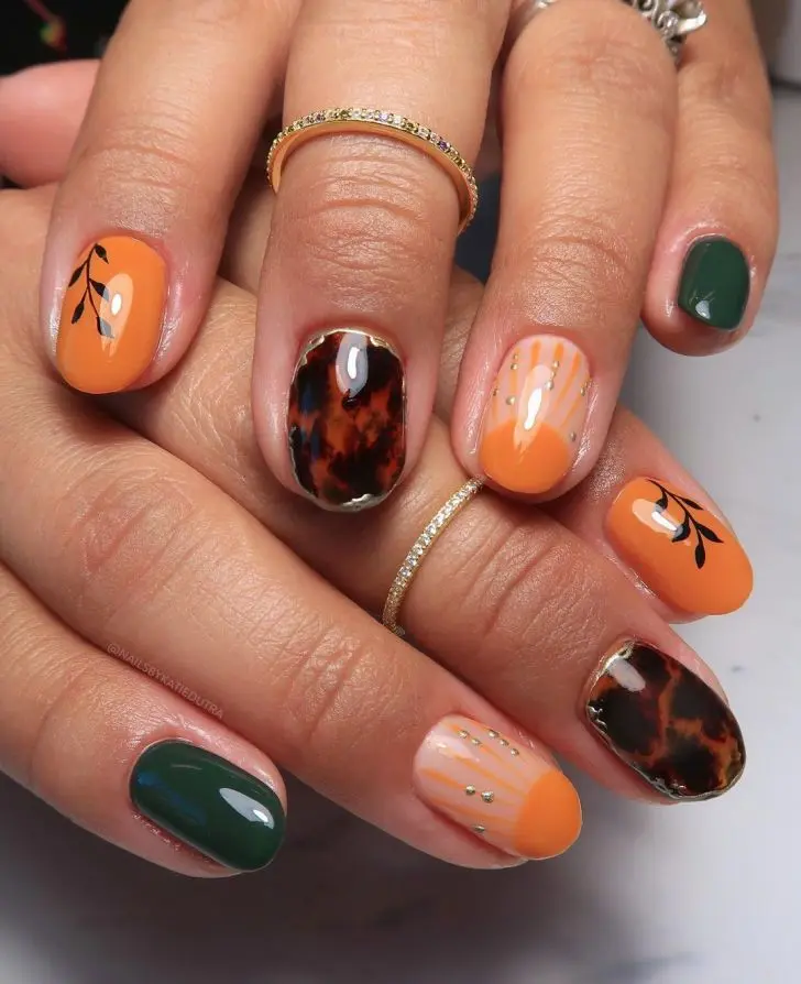 18. Unique Mismatched Short Fall Nail Inspo