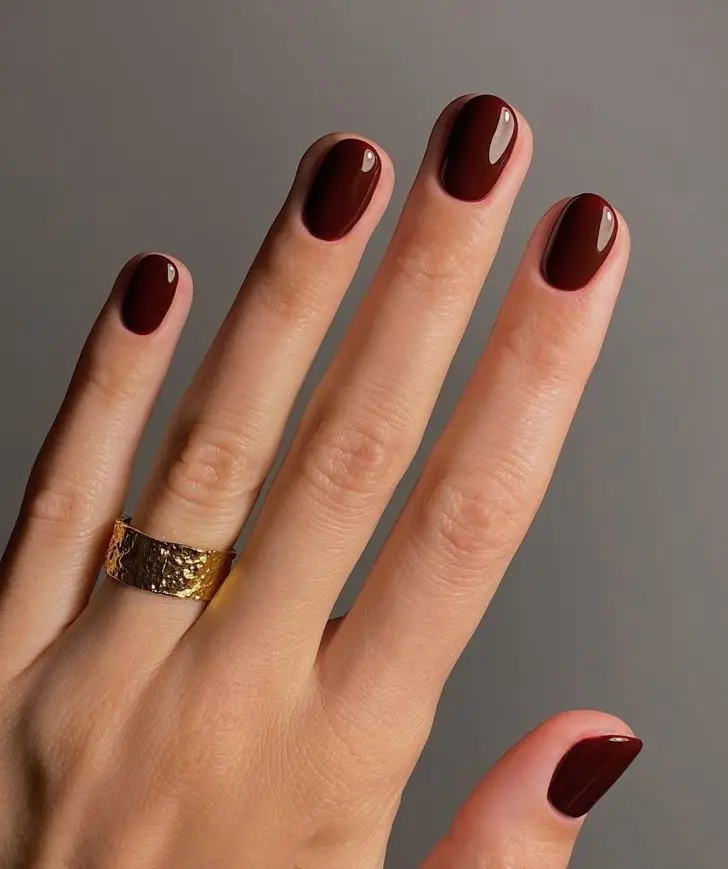 19. Wine-Hued Short Autumn Nails