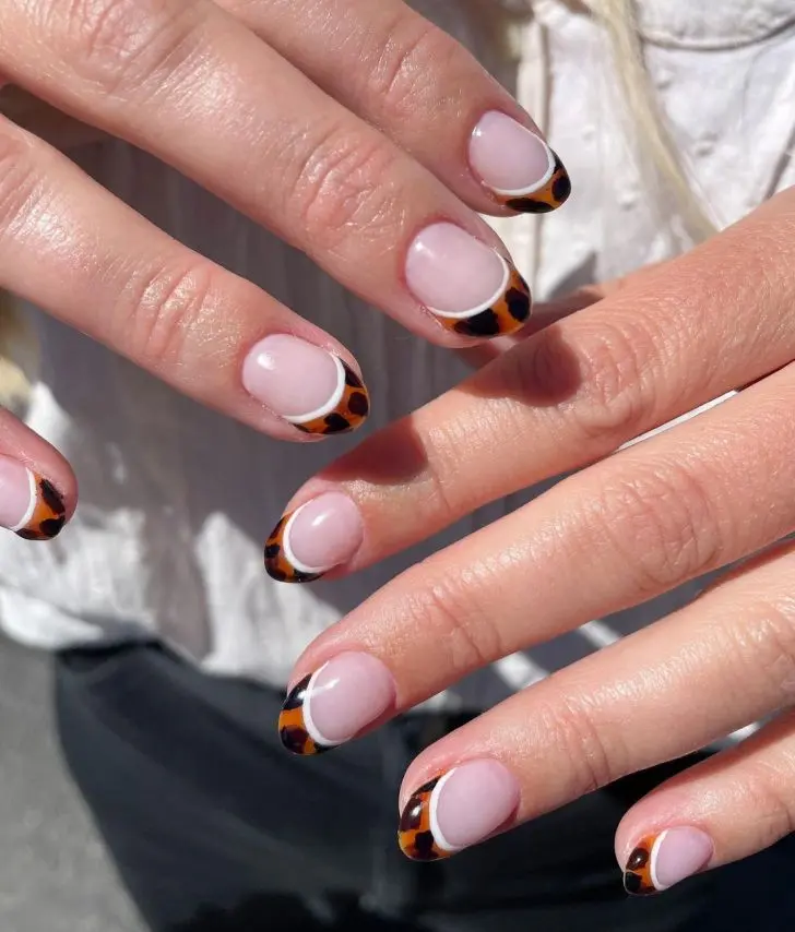 25. Tortoiseshell French Tip Fall Nails