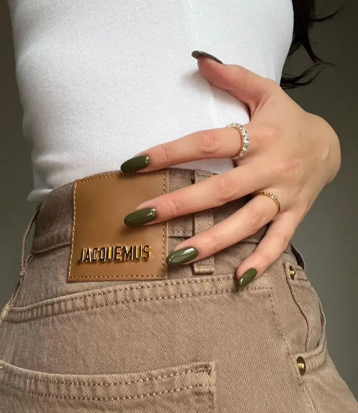 5. Trendy Yet Simple Olive Green Fall Nail Inspo