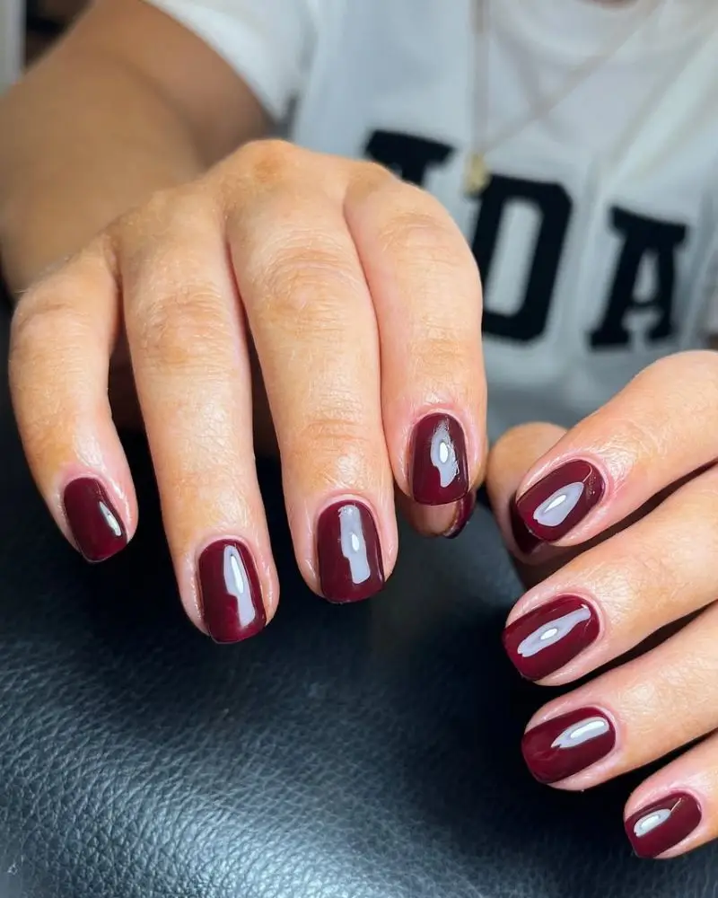 8. Simple burgundy nails