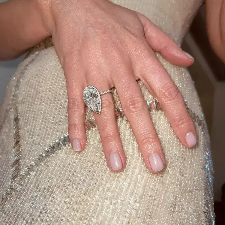 9. Demure Nails