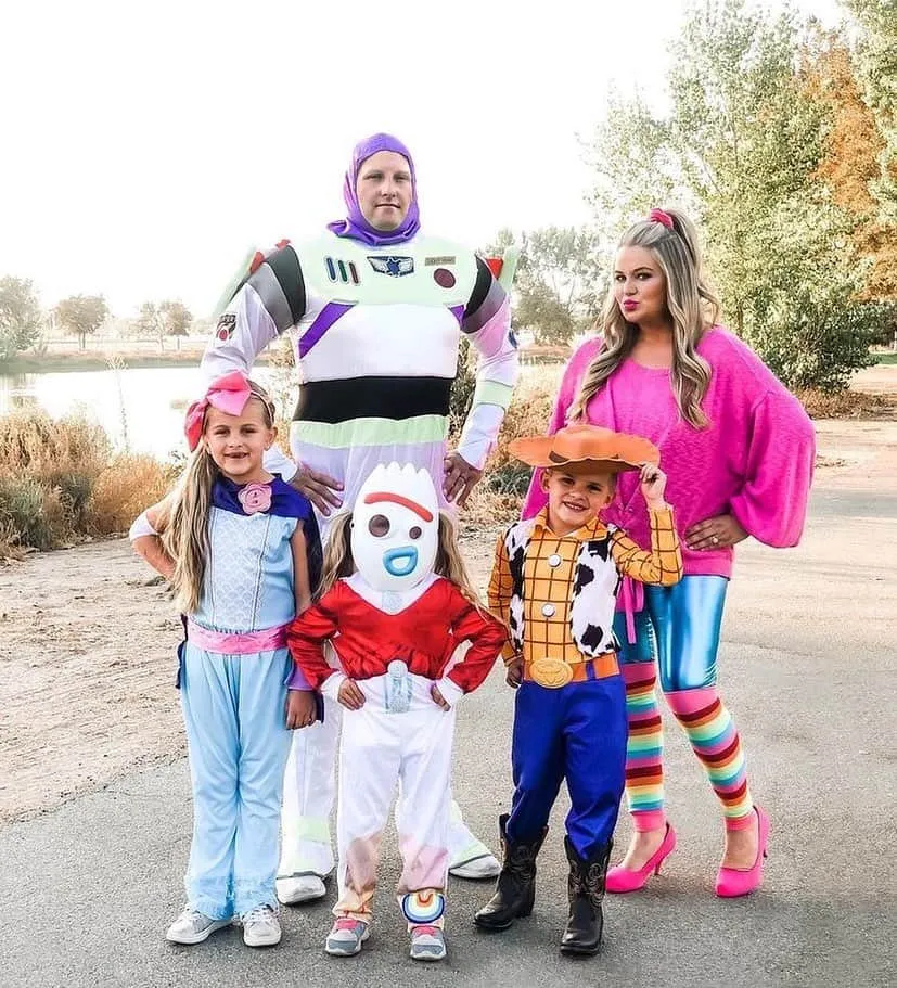 1. Troy Story Family Halloween Costumes