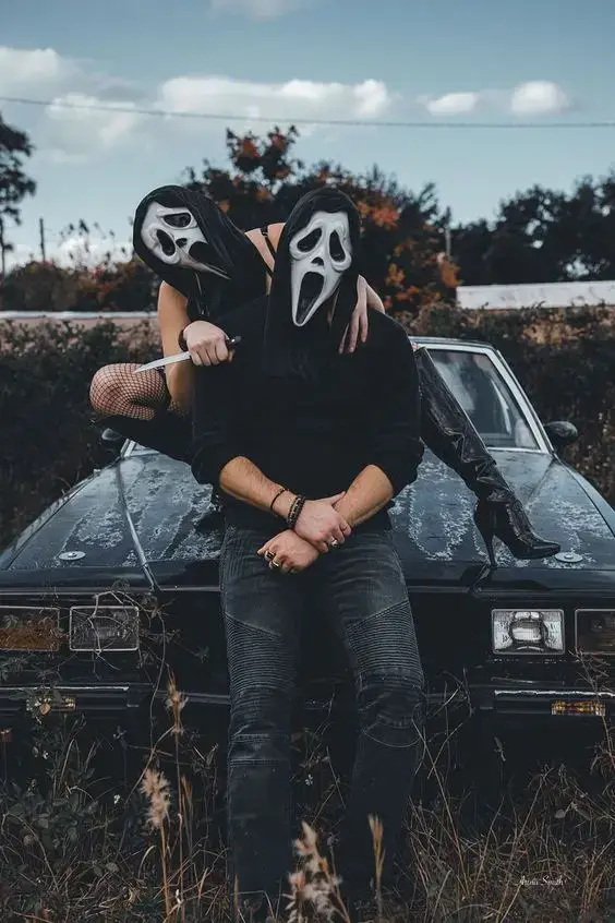 12. Couples Scream Halloween Costume Idea