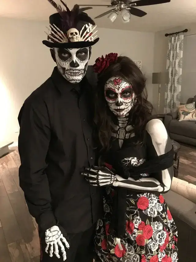 17. Day of the Dead Couples Halloween Costume