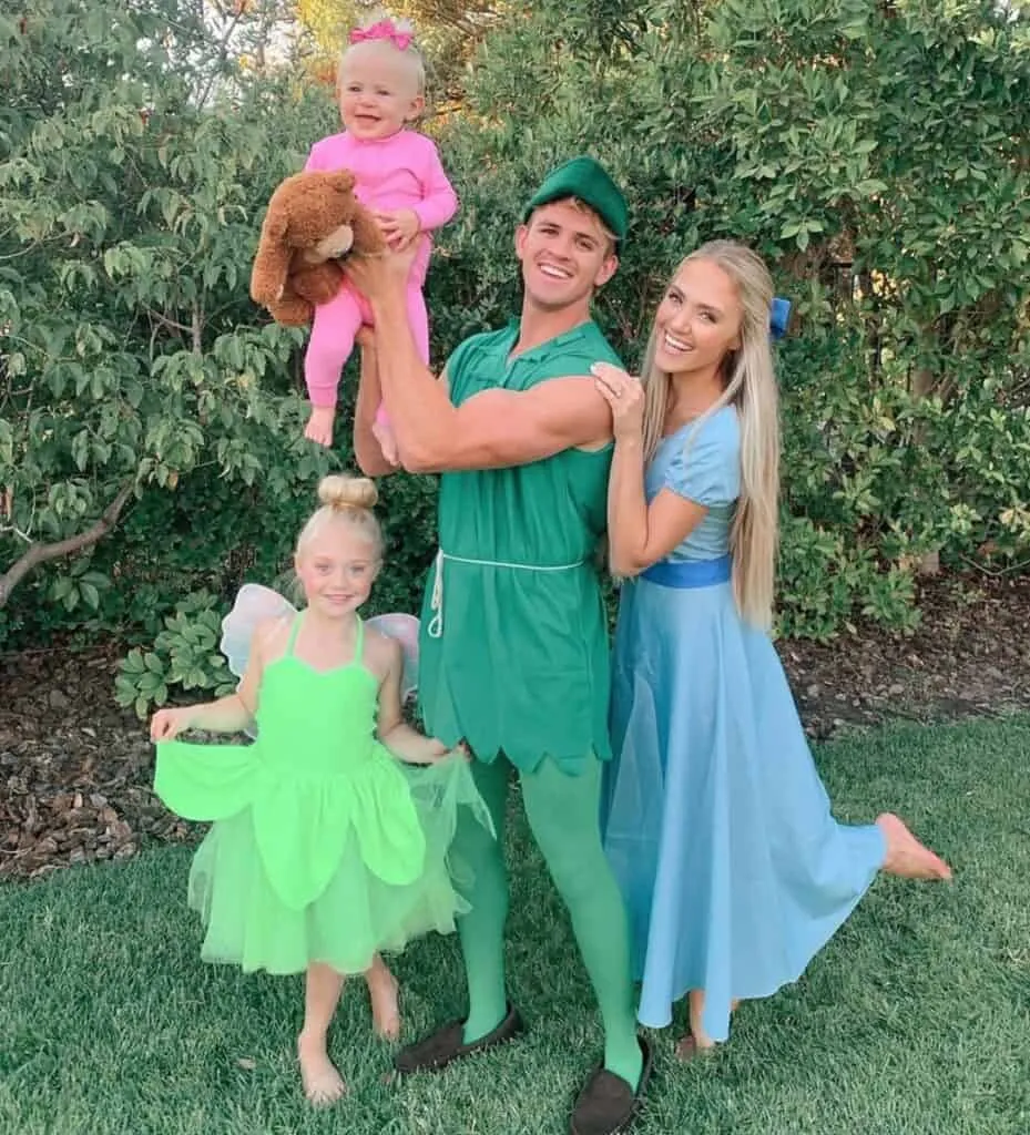22. Fairytale Peter Pan Family Costumes