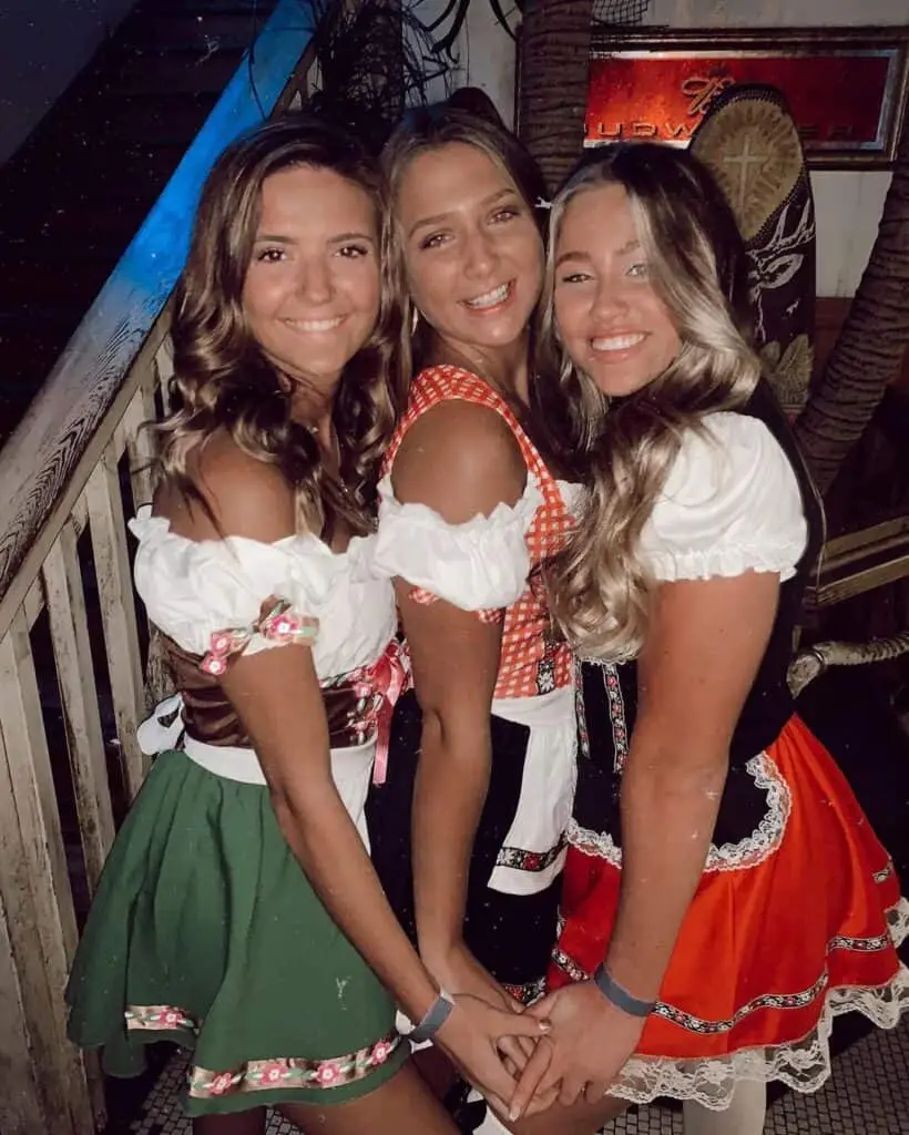 24. Wizards of Oz Halloween Costumes for 3
