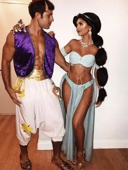 32. Aladdin and Jasmine Halloween Costume