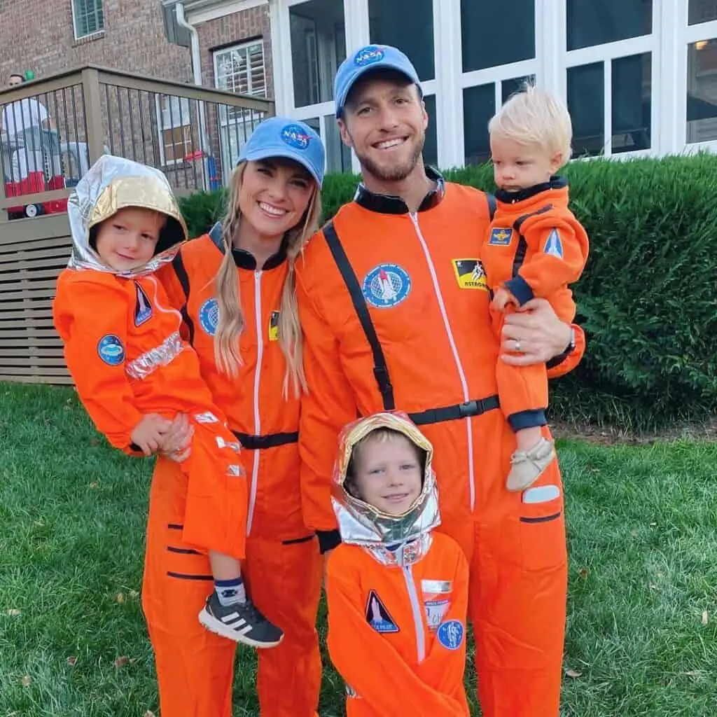 8. Astronaut Family Halloween Costumes For 5