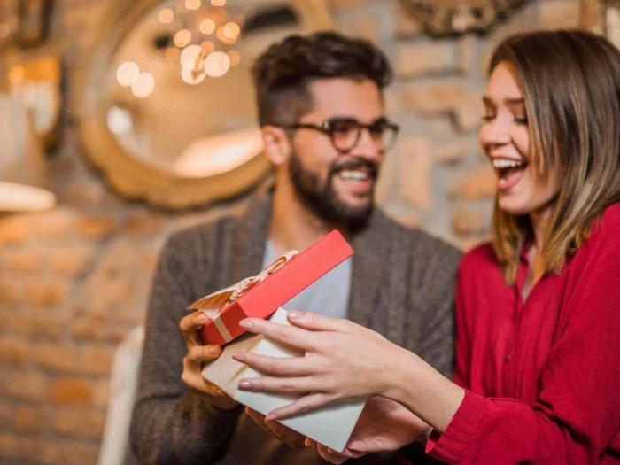 How to Look more attractiveness by wearing red