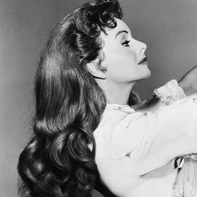  Long Retro Hair With 8 Rolls