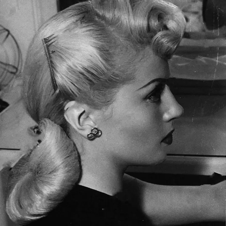 Pin-Up Victory Rolls With Low Bun