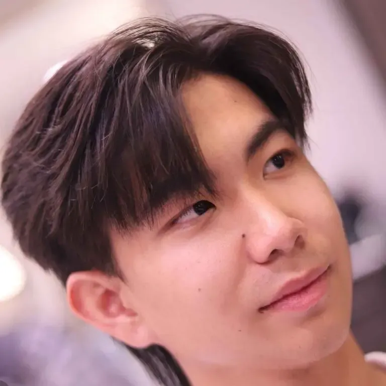 K-Pop Style Curtain Hair