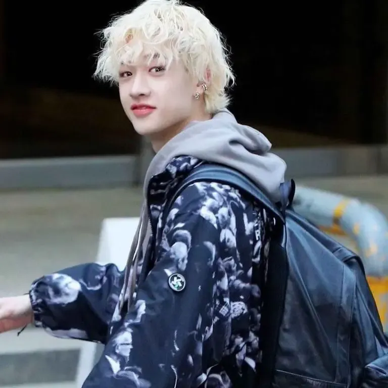 Korean Style Bleached Blonde Messy Wavy Perm