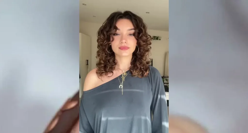 35 Best Styles for Butterfly Cut On Curly Hair