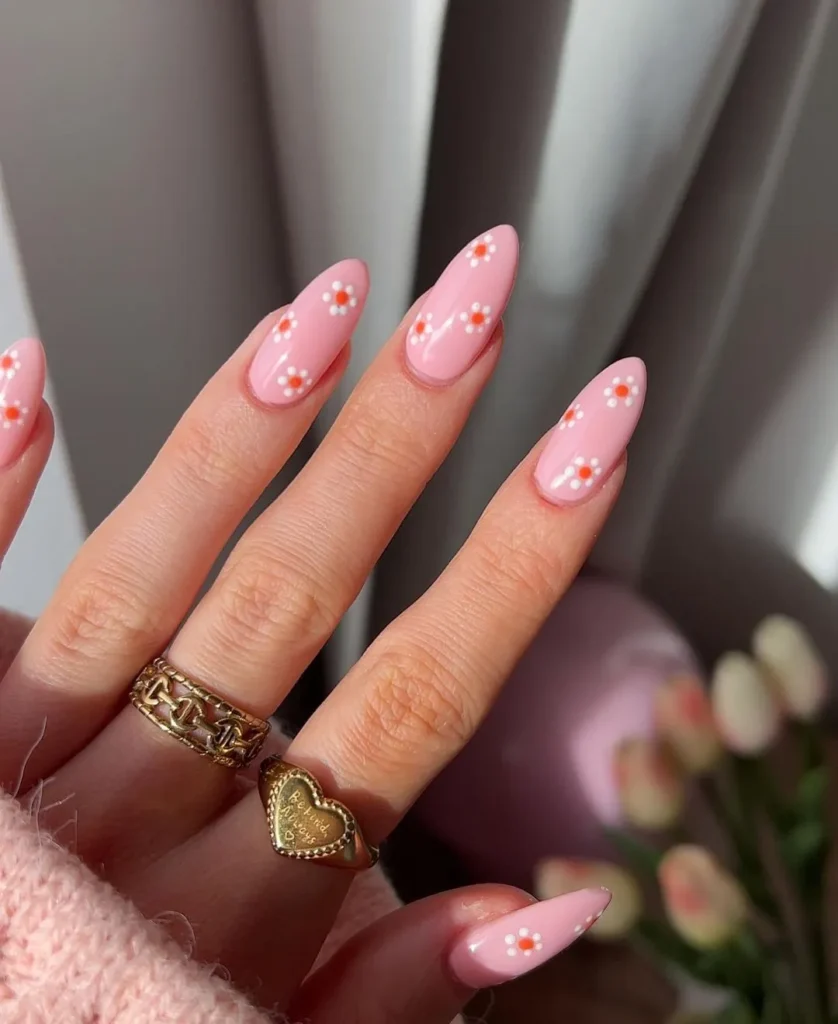 Classy Spring Nails With Cute Daisy Designs