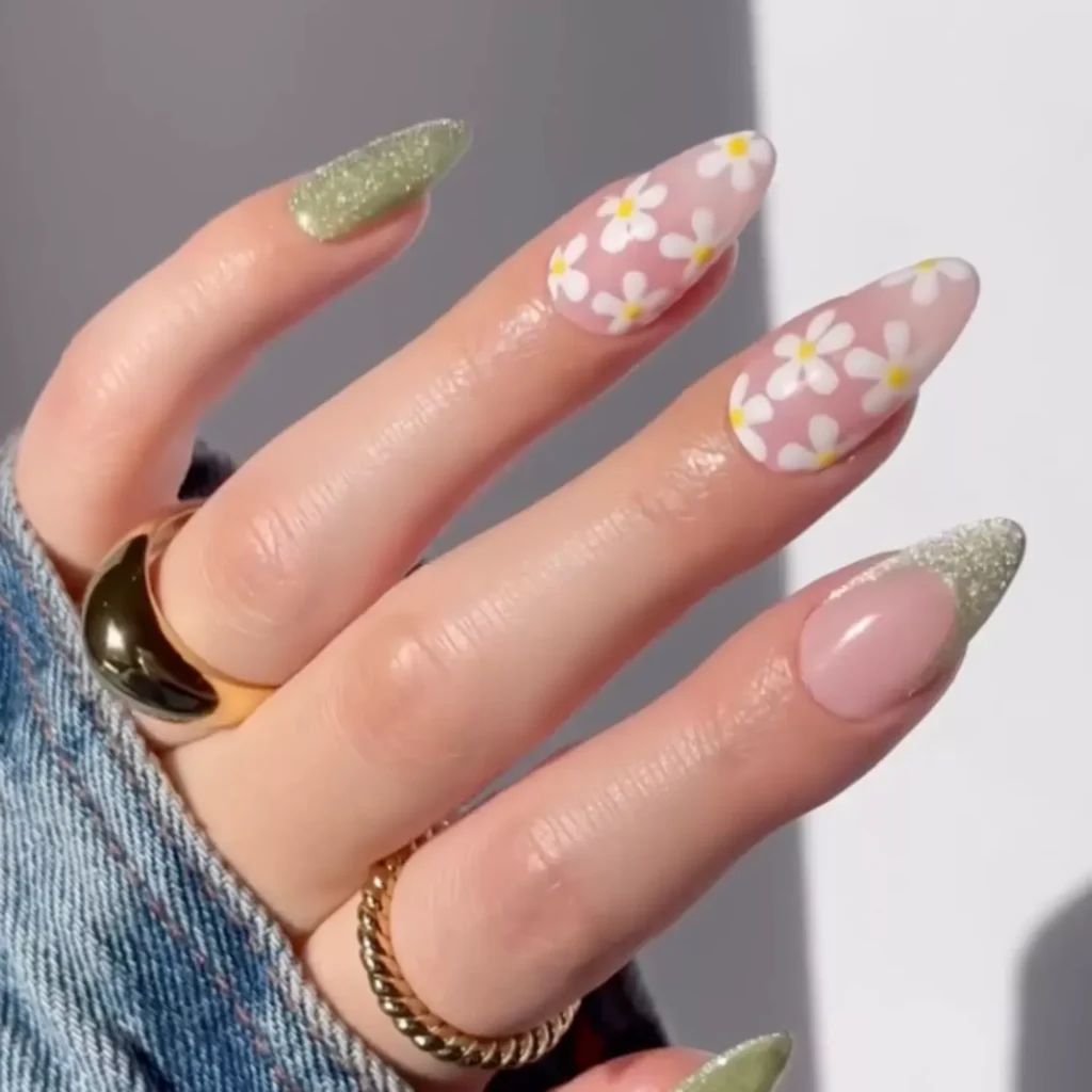 Light Green Glitter Daisy Nails